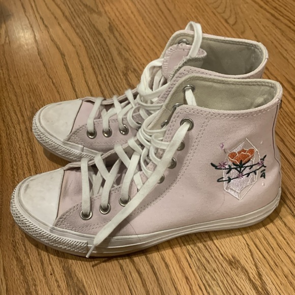 Limited edition converse size 9 high tops. - Picture 1 of 11
